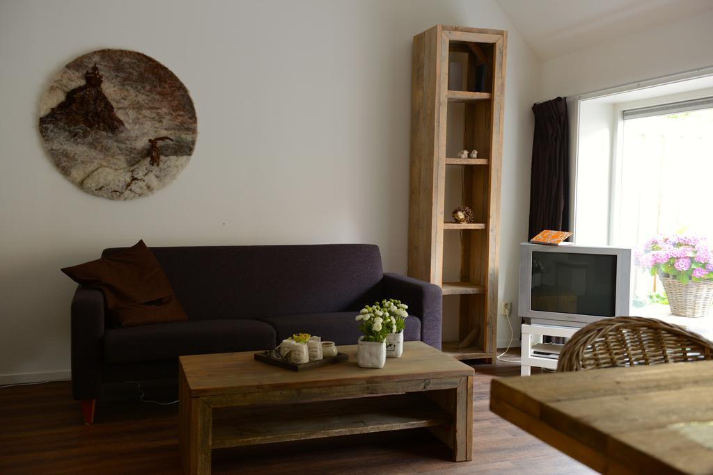 Appartementen Verhuur De Trijehoek Stiens Экстерьер фото